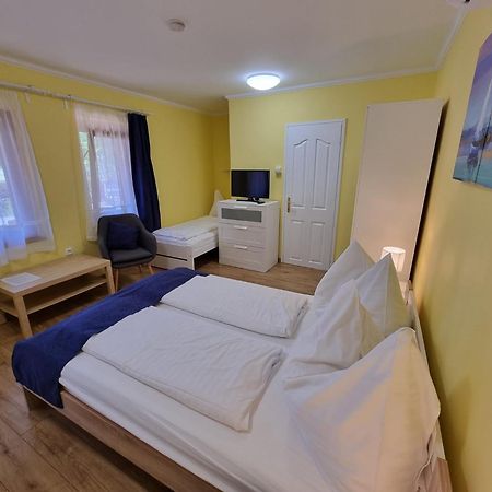 Muskatlis Haz Apartment Balatonlelle Ngoại thất bức ảnh