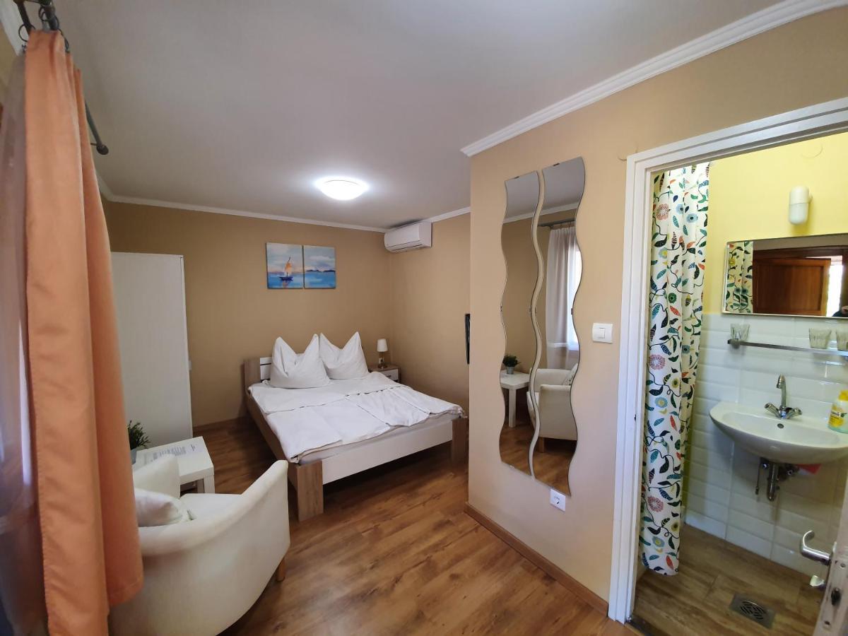 Muskatlis Haz Apartment Balatonlelle Ngoại thất bức ảnh
