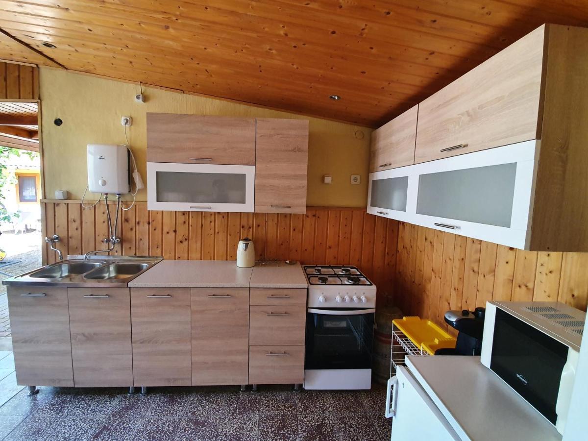 Muskatlis Haz Apartment Balatonlelle Ngoại thất bức ảnh