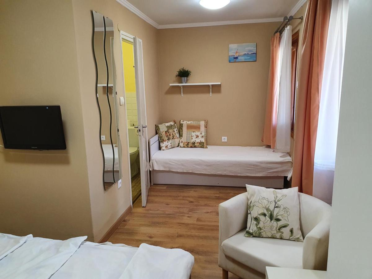 Muskatlis Haz Apartment Balatonlelle Ngoại thất bức ảnh