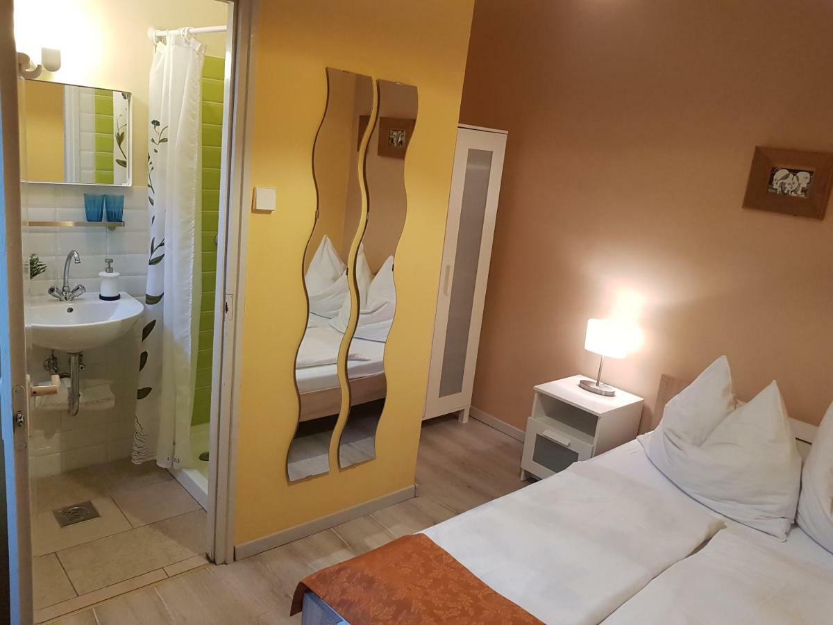 Muskatlis Haz Apartment Balatonlelle Ngoại thất bức ảnh